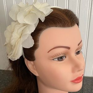 Girls J Crew Crewcuts Cream Silky Flower headband